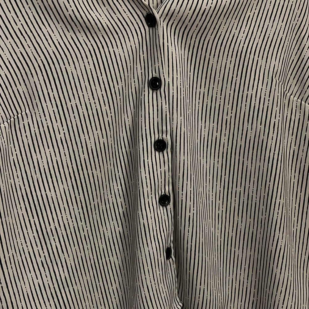 APT 9 Black & White Striped Button Front Short Tie Sleeve Blouse Shirt - Picture 2 of 5